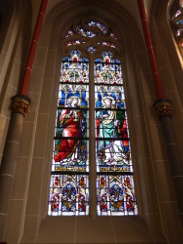Bild von den Chorfenstern in der Kirche St. Walburgis