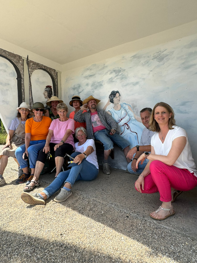 Foto: Gemeinde Alpen, v.l. Ruth Butzkies, Heike Scharz, Ingrid Konetzke, Ilona Angenendt, Felicitas Kalter, Christel Goergen, Robert Weiner r. im Bild für die Gemeide Alpen: allgm. Vertreter des Bürgermeisters, Thomas Janßen und Projektleitung untere Denkmalbehörde, Michaela Würzinger
